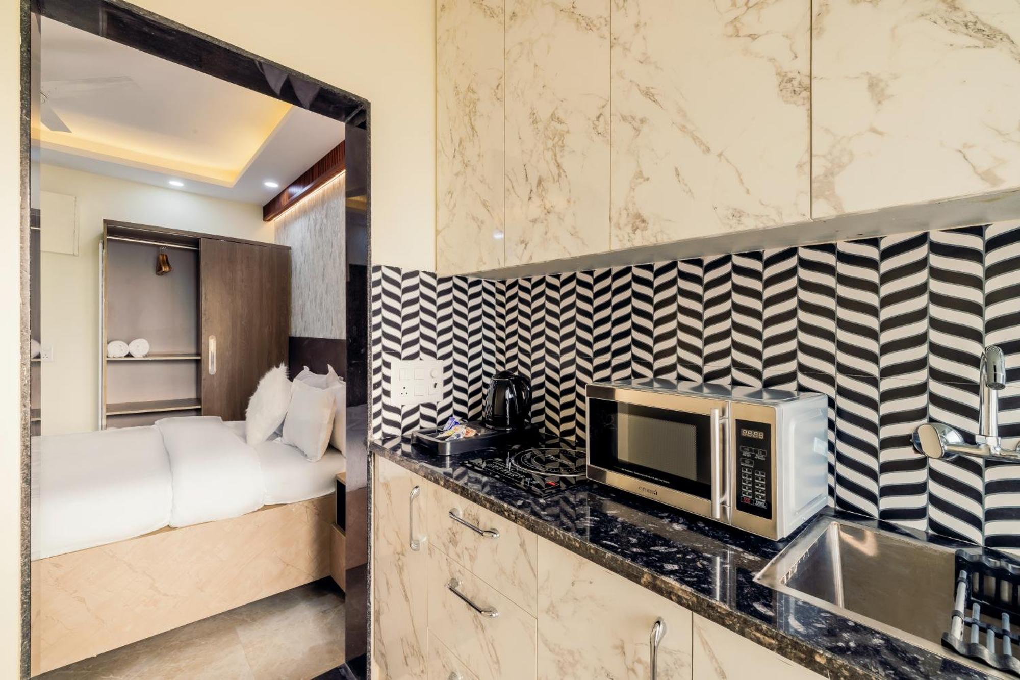 Kyomi Service Apartments 구르가온 외부 사진